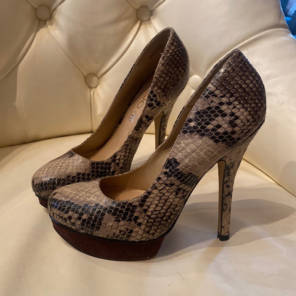Aldo snake skin heels